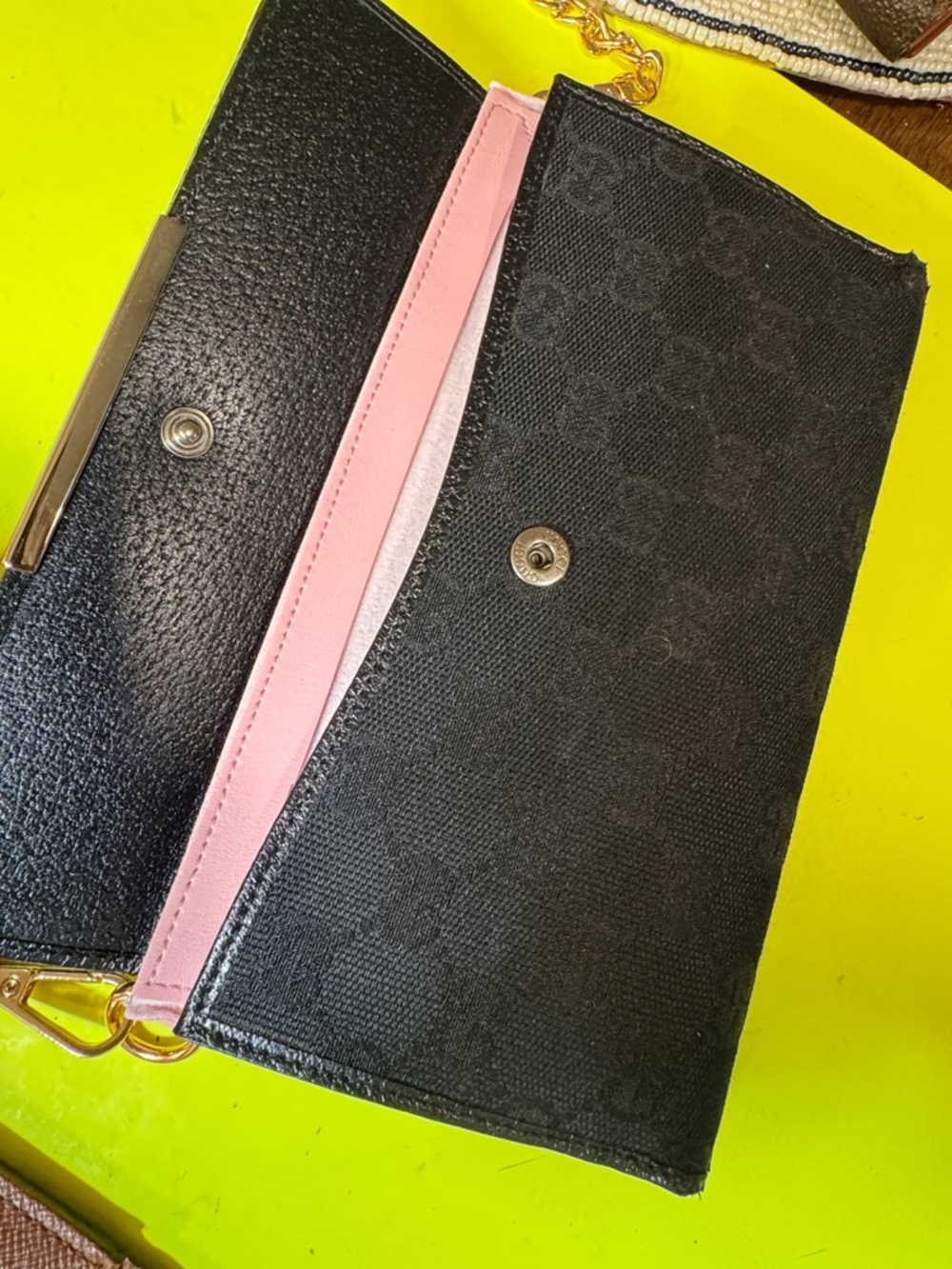 Wallet interior support this is a strap for your long wallet 3 pocket 1 chain - Picture 8 of 9